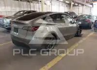 2025 Tesla Model Y фото