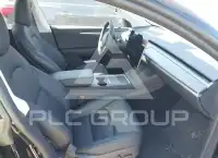2025 Tesla Model Y фото