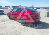 2025 Tesla Model Y фото