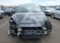 2025 Tesla Model Y фото