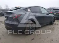 2025 Tesla Model Y фото
