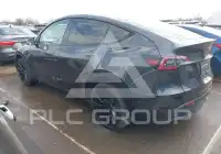 2025 Tesla Model Y фото