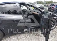2025 Tesla Model Y фото
