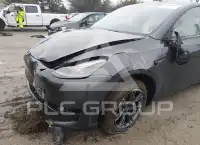 2025 Tesla Model Y фото