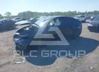 2025 Tesla Model Y фото