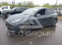 2025 Tesla Model Y фото