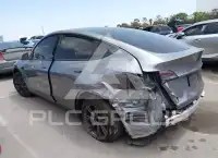 2025 Tesla Model Y фото