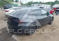 2025 Tesla Model Y фото