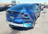2025 Tesla Model Y фото