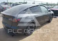 2025 Tesla Model Y фото