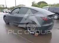 2025 Tesla Model Y фото