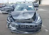 2025 Tesla Model Y фото