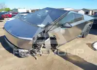 2025 Tesla Cybertruck фото
