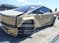 2025 Tesla Cybertruck фото