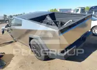 2025 Tesla Cybertruck фото