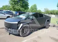 2025 Tesla Cybertruck фото