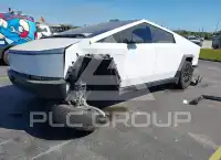 2025 Tesla Cybertruck фото