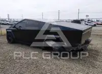 2025 Tesla Cybertruck фото