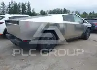 2025 Tesla Cybertruck фото