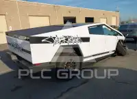 2025 Tesla Cybertruck фото