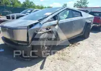 2025 Tesla Cybertruck photo