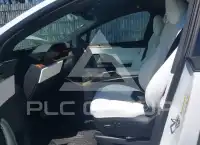 2025 Tesla Model X фото