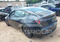 2025 Tesla Model 3 фото
