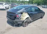2025 Tesla Model 3 фото