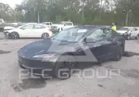 2025 Tesla Model 3 фото