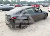 2025 Tesla Model 3 фото