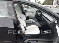 2025 Tesla Model 3 фото