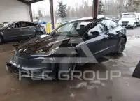 2025 Tesla Model 3 фото