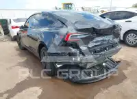 2025 Tesla Model 3 фото