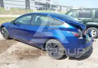2025 Tesla Model 3 фото