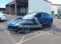 2025 Tesla Model 3 фото