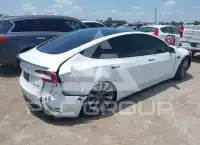 2025 Tesla Model 3 фото