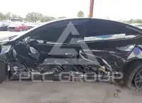 2025 Tesla Model 3 фото