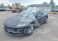 2025 Tesla Model 3 фото