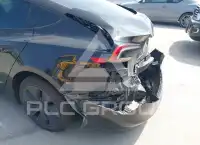 2025 Tesla Model 3 фото