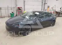 2025 Tesla Model 3 фото