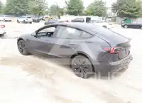 2025 Tesla Model 3 фото