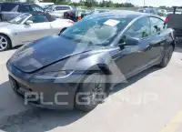 2025 Tesla Model 3 фото