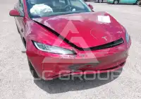 2025 Tesla Model 3 фото