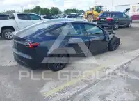 2025 Tesla Model 3 фото