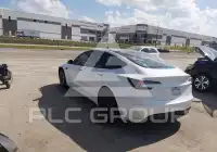 2025 Tesla Model 3 фото