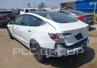 2025 Tesla Model 3 фото