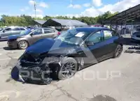 2025 Tesla Model 3 фото