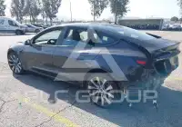2025 Tesla Model 3 фото