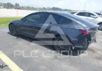 2025 Tesla Model 3 фото