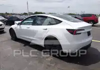 2025 Tesla Model 3 фото